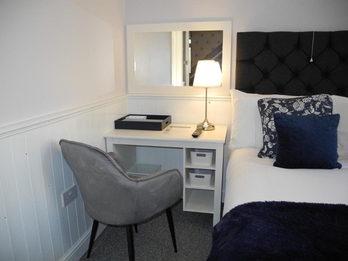 Heathcliff House B&B Exclusively For Adults Free Large Carpark Torquay Exterior photo
